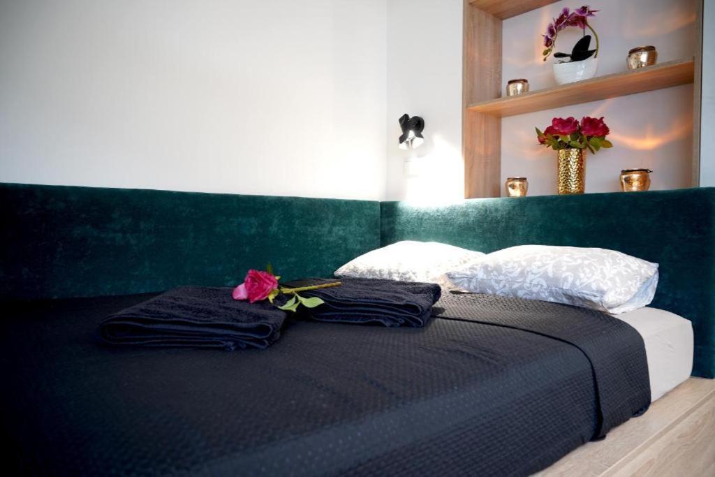 Relax Jacuzzi Apartment Krakow Luaran gambar